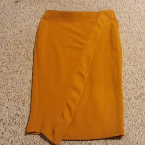 Mustard fitted Zara skirt size small